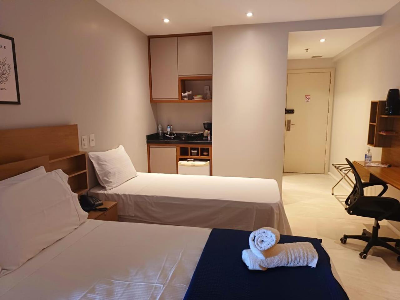 Aparthotel America *