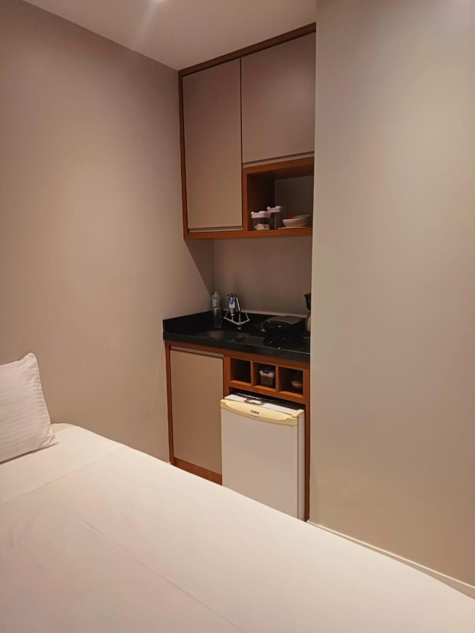 America Aparthotel *